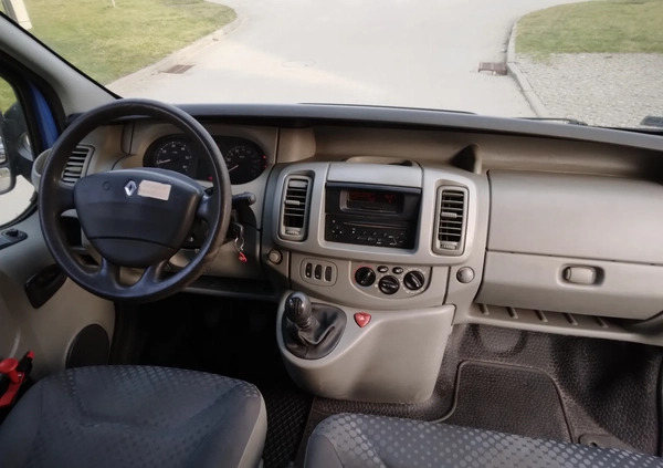 Renault Trafic cena 28900 przebieg: 318000, rok produkcji 2006 z Warszawa małe 137
